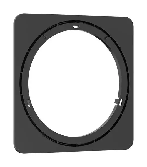Schwarzer Adapter von Hansgrohe mit quadratischer Form und einem runden inneren Ausschnitt, geeignet zur Montage oder als Verbindungselement.
